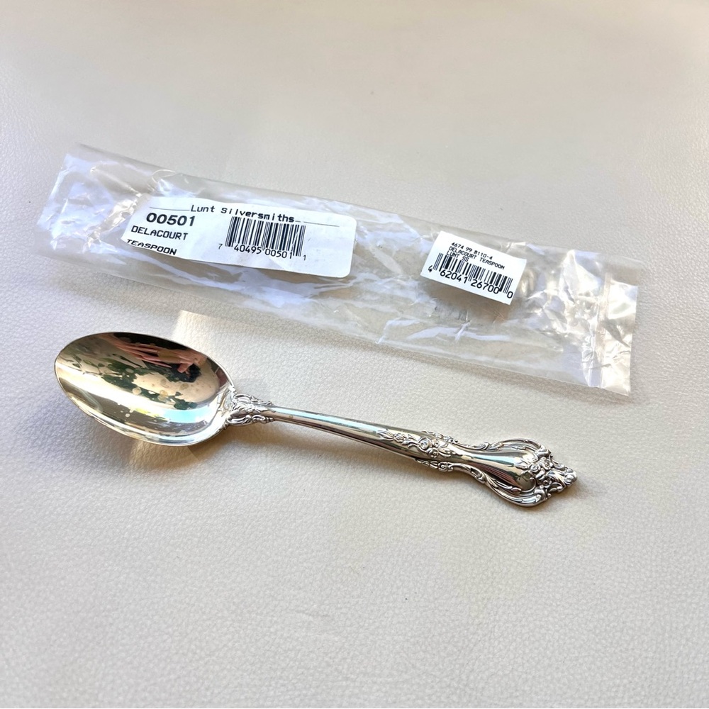 Lunt Silversmith Delacourt Sterling Silver Teaspoon